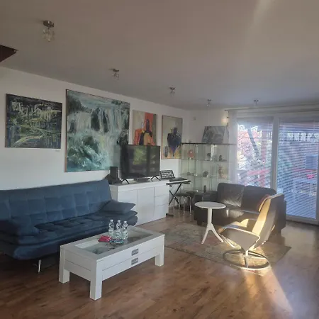 Διαμέρισμα Living In The Gallery *